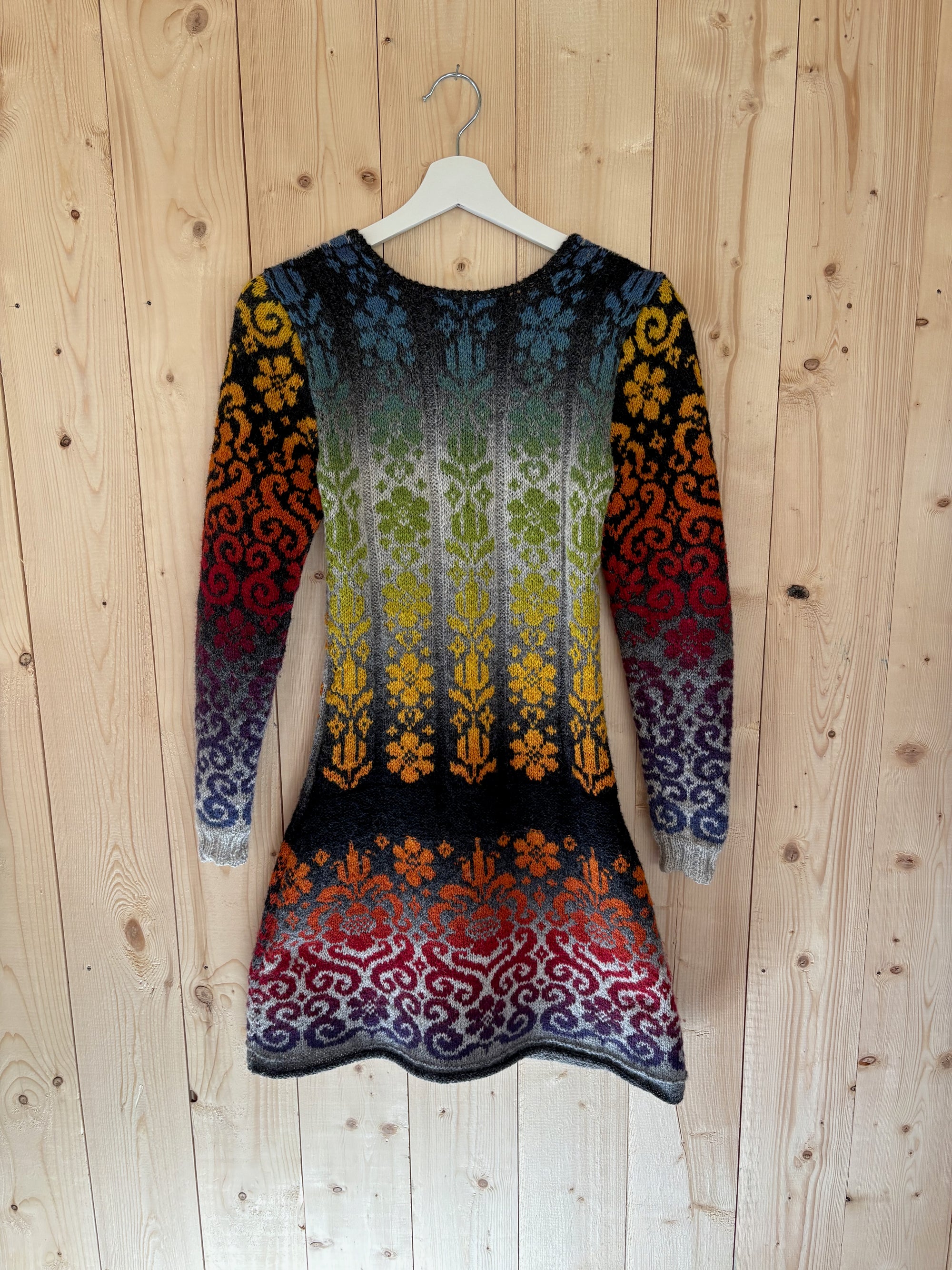 Tusenfryd- og tulipankjole