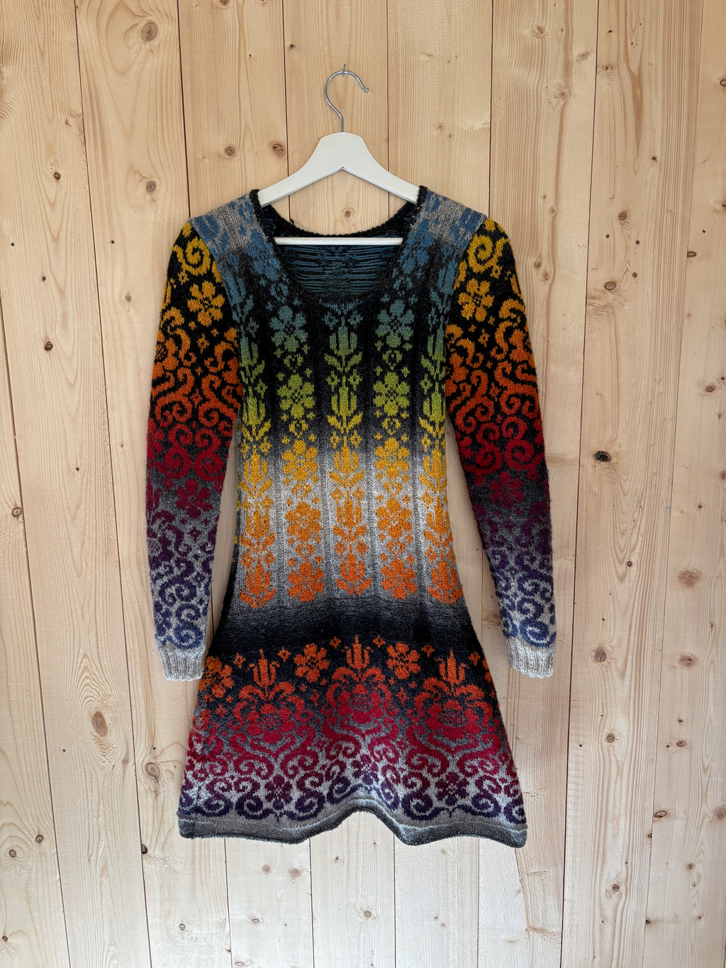 Tusenfryd- og tulipankjole